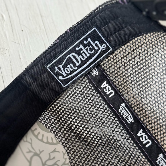 NWT Von Dutch Plum Dust (Purple & Black) Velvet Trucker Hat - Picture 6 of 6